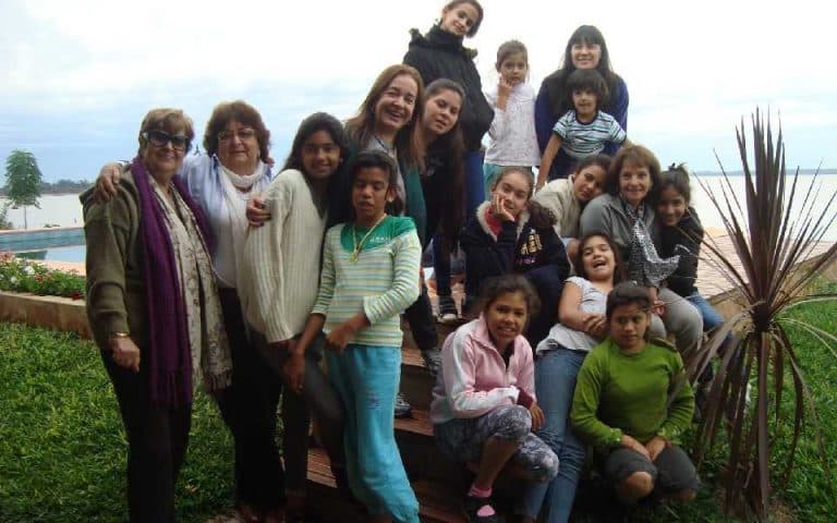 Seguimiento a Labor Social en Colegio Santa Teresa Misiones Hola Annie Los resultados de perseverar al Colegio de Santa Teresa en Posadas, seis años acompañando a las niñas, es un centro de apoyo dond