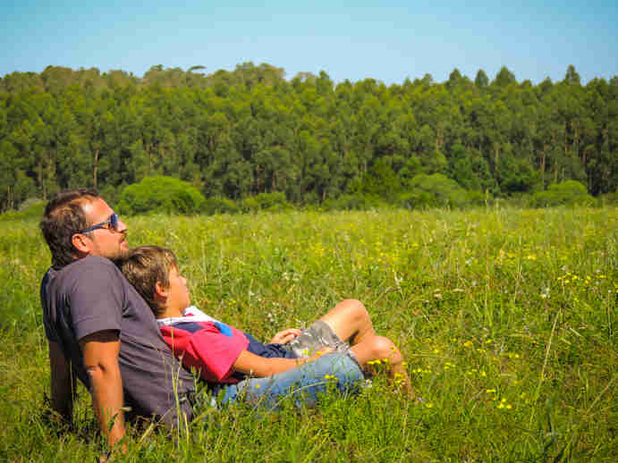 A lo largo de nuestra vida, muy a menudo la relación con nuestros padres y hermanos rige nuestro comportamiento.