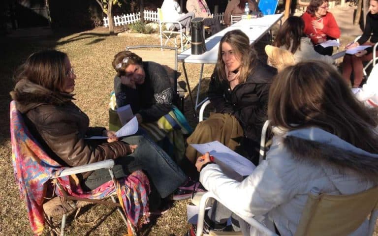 Actividades con estudiantes Isha en Mendoza, Argentina Te cuento que tuvimos una jornada de unificación hermosa en Mendoza donde compartimos dos días de Amor y Conciencia. Además disfrutamos del Talle