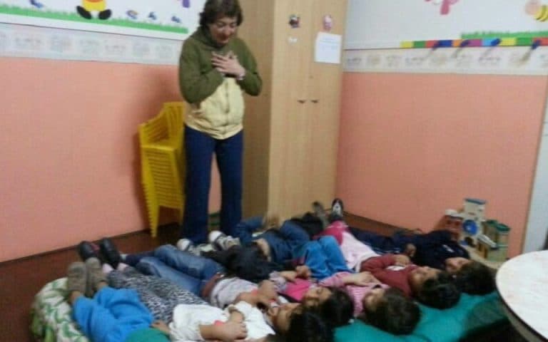 Isha Argentina – Fundación Avome Y comenzamos el proyecto con la Fundación Avome en Mendoza, Argentina, Emilia, Noemi, Roxana, las seismesinas mas un grupo de estudiantes muy comprometidos, están apoy