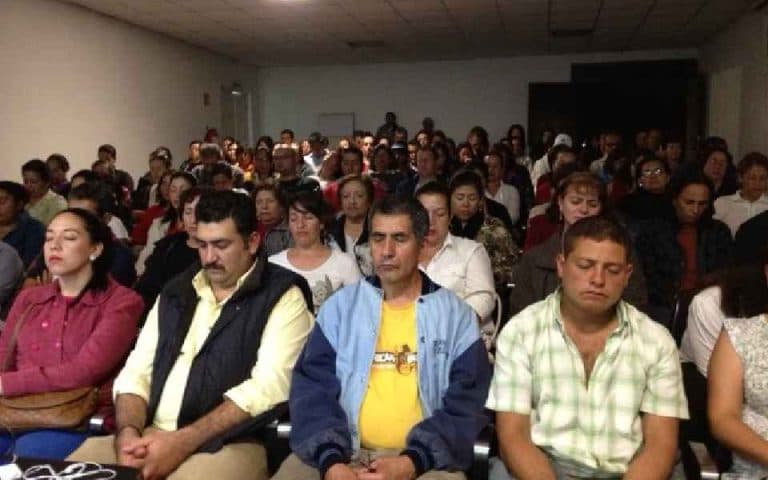 Sistema Isha en Uruapan, México Hola a todos! Anoche tuvimos una hermosa conferencia en Uruapan, ciudad de Mexico a hora y media de Morelia!! En realidad fueron dos conferencias ya que la primera se l