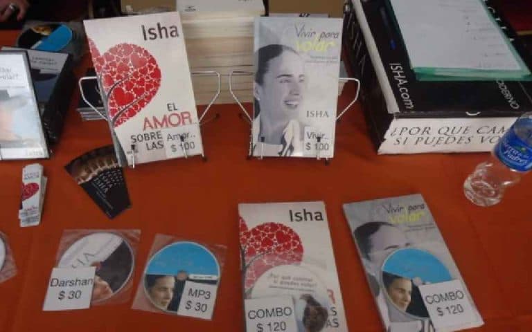 Isha junto a su estudiantes de toda Argentina en Buenos Aires, cerrando 2012.Hola Annie amor Acabamos de terminar la ultima actividad del año en Buenos Aires , realmente el amor se sentía en todos los