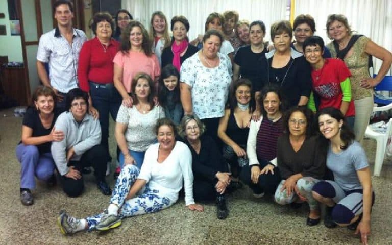 Estudiantes misiones Paraguay Encontrándose con Isha Hola Annie Se siente toda la energía de la conciencia en Misiones, bueno hasta los bebes vienen a la jornada de unificación, ya se esta llenando el