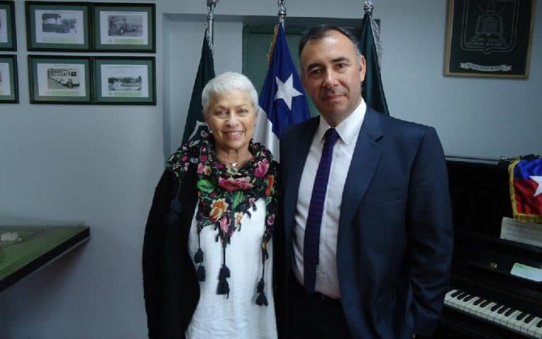 Fundación Isha Chile integrando la primera Sesión del Consejo de la Sociedad Civil de Gendarmería de Chile Querida Annie: Ayer asistí, como representante de la Fundacion Isha, a la primera Sesión del